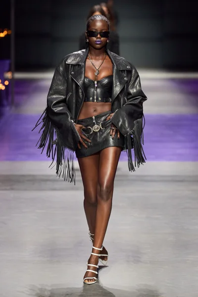 Look 9